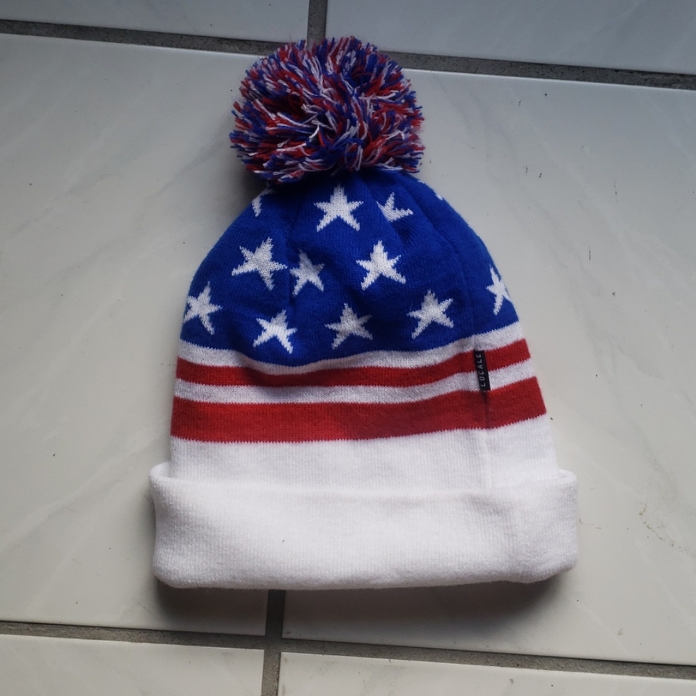 Vintage "Locale" USA flag beanie with pom pom, Winter Olympics are here ;)